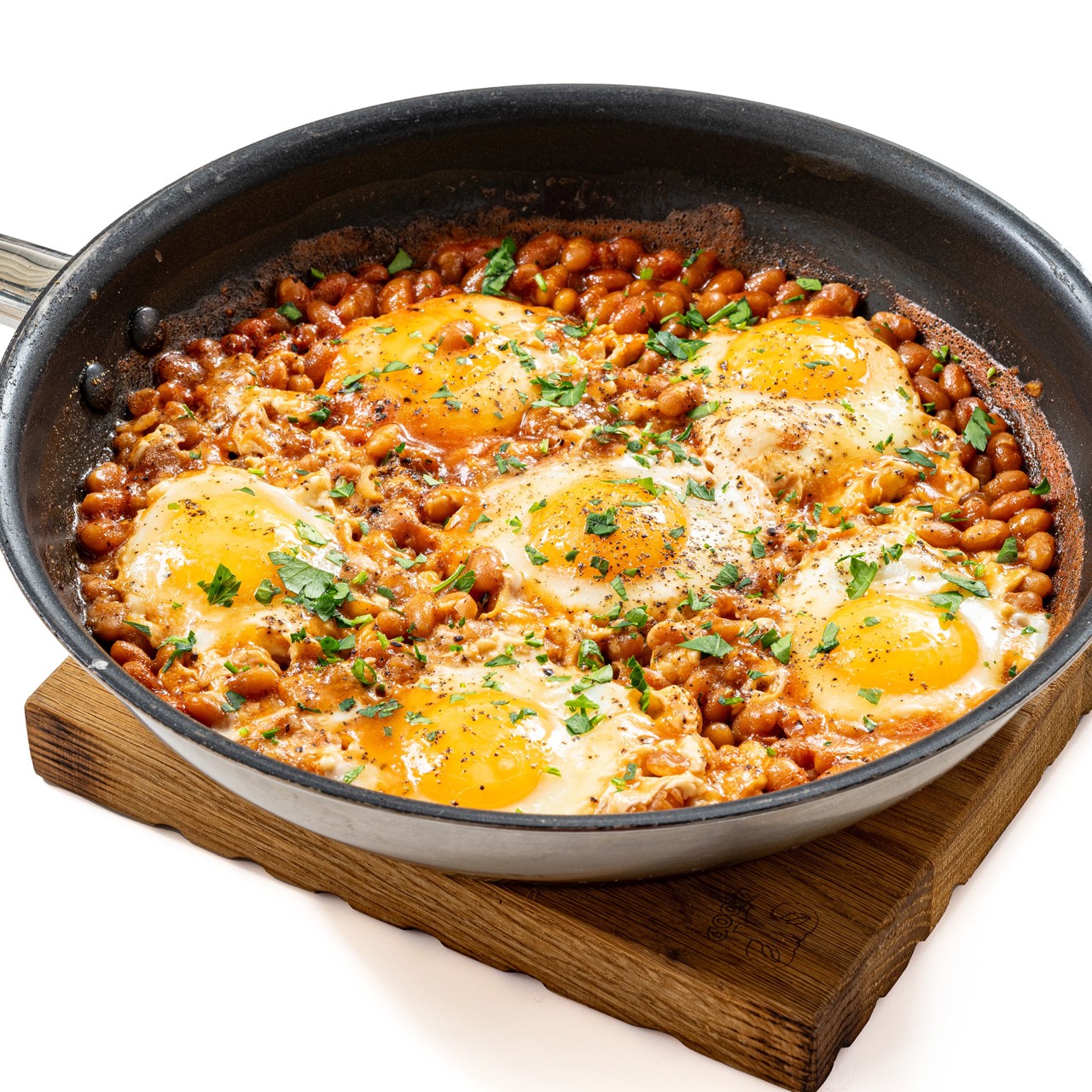 Яичница с фасолью в томате