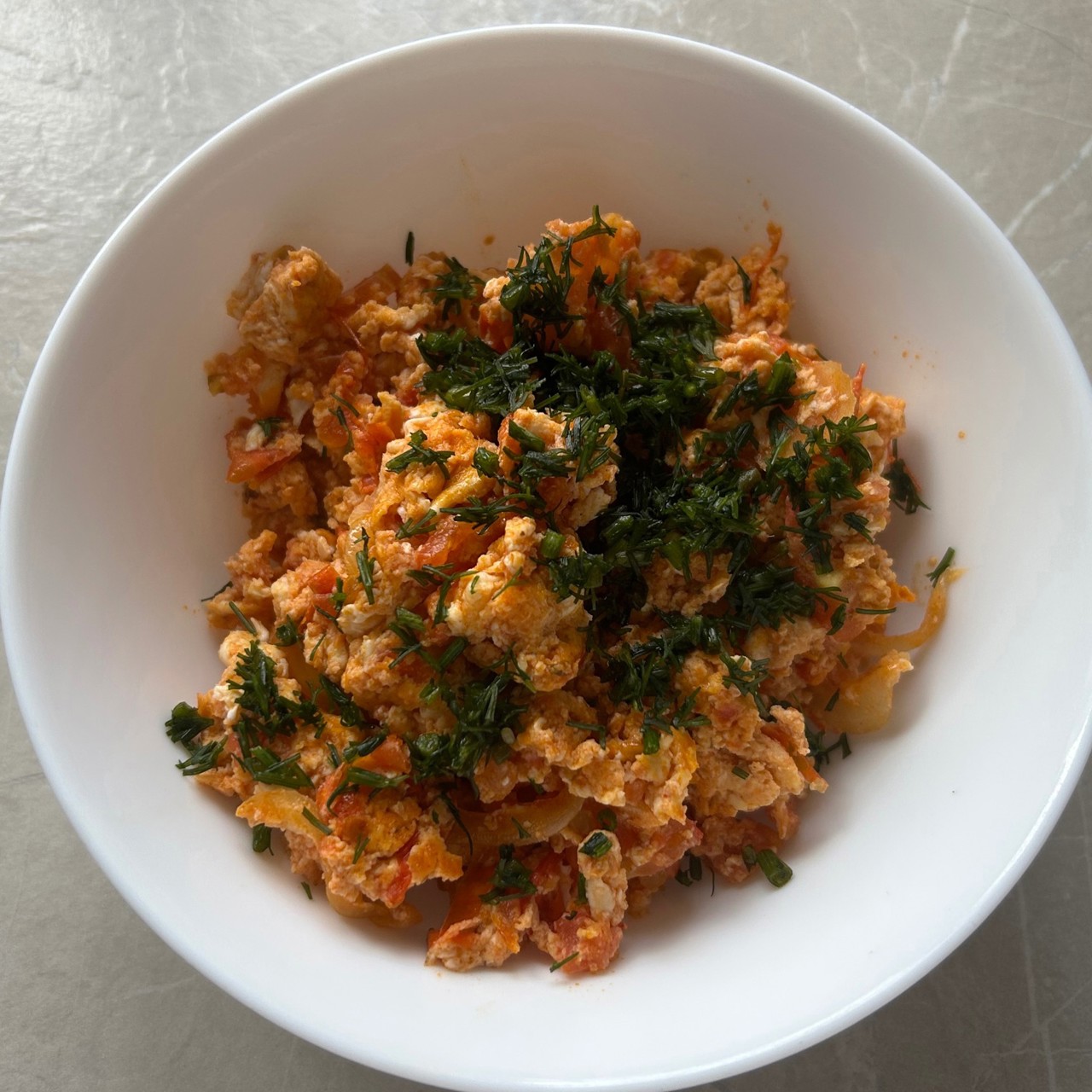 Яичница с помидорами