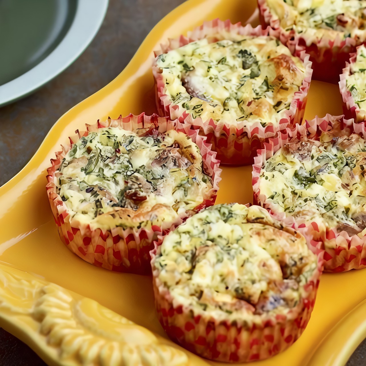 Яичные мини-запеканки из цесарки