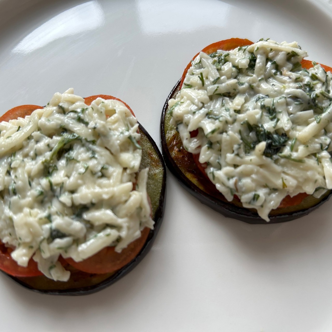 Закуска из жареных баклажанов