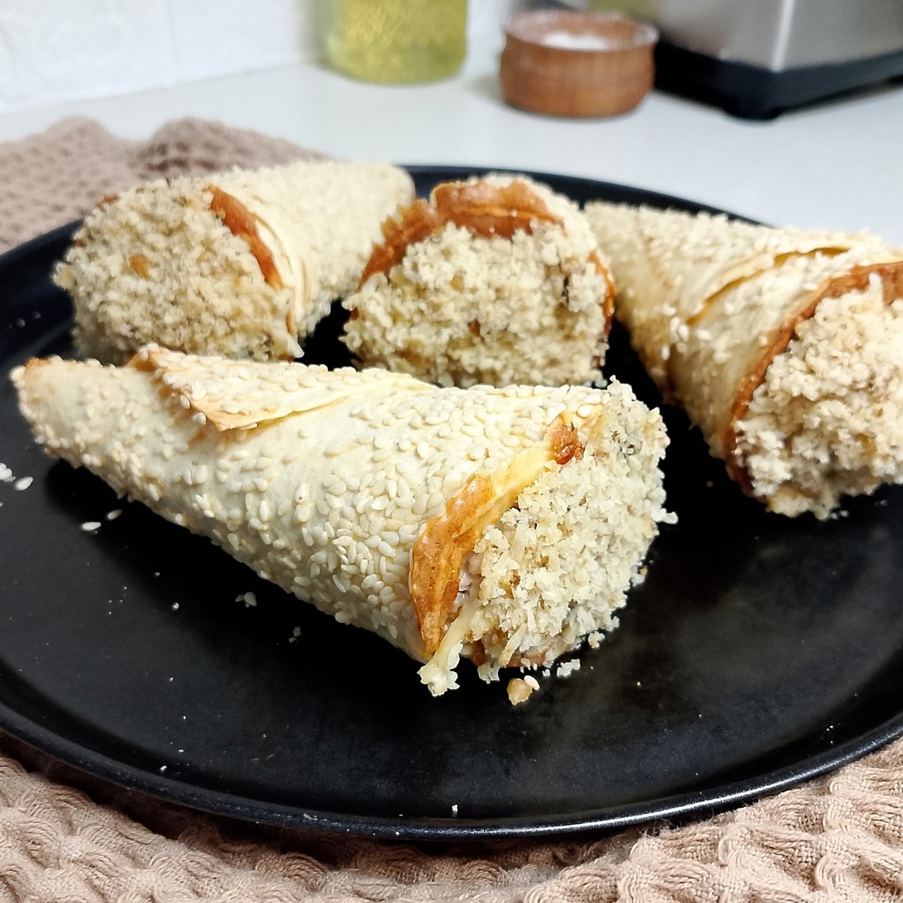 Закуска с курицей и грибами