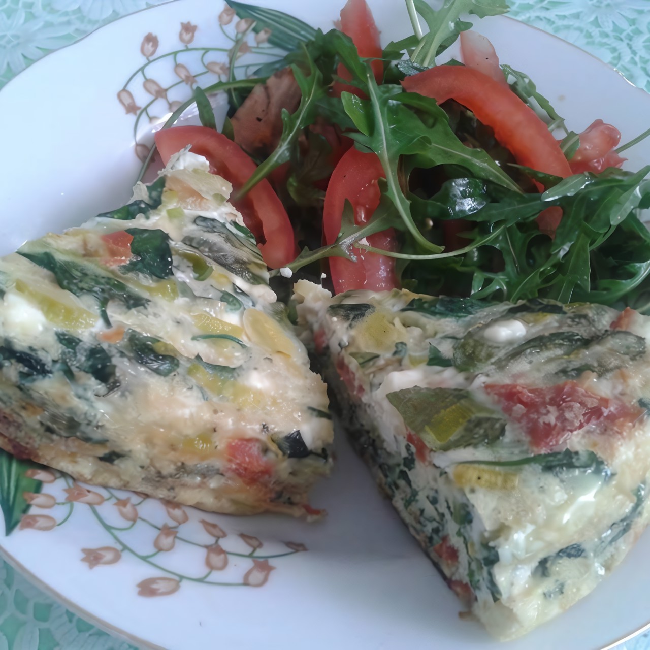 Запеченная фриттата с сушеными помидорами и фетой