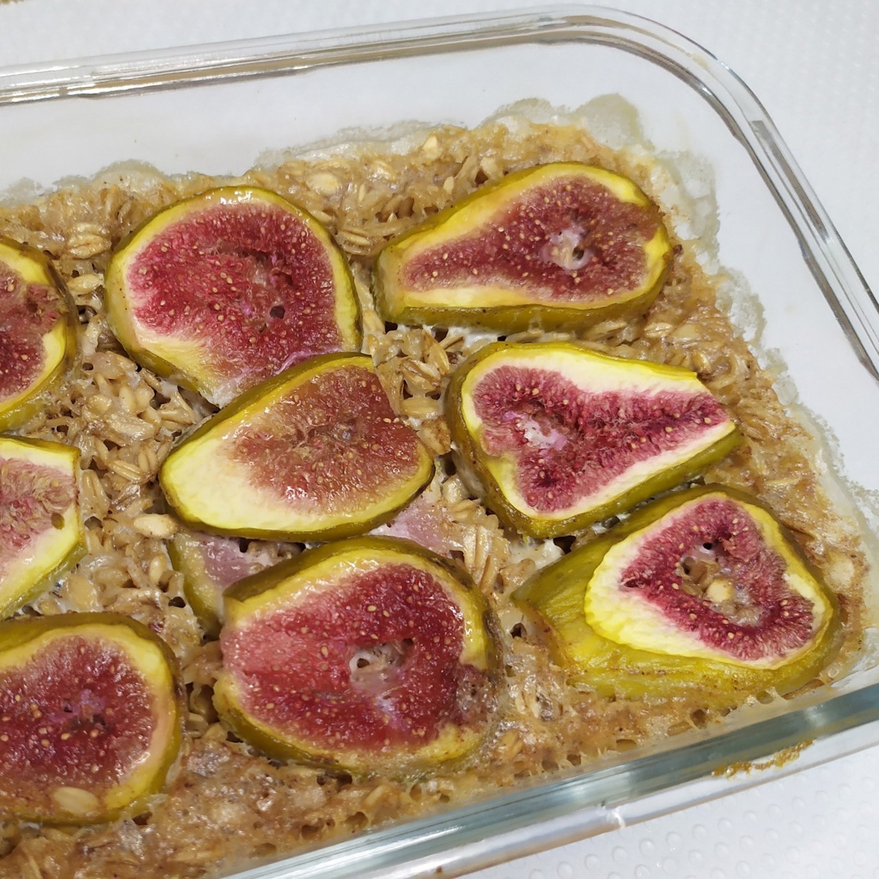 Запеченная овсянка с инжиром