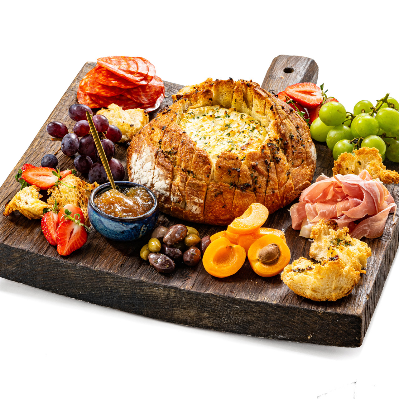 Запеченный камамбер в хлебе к вину