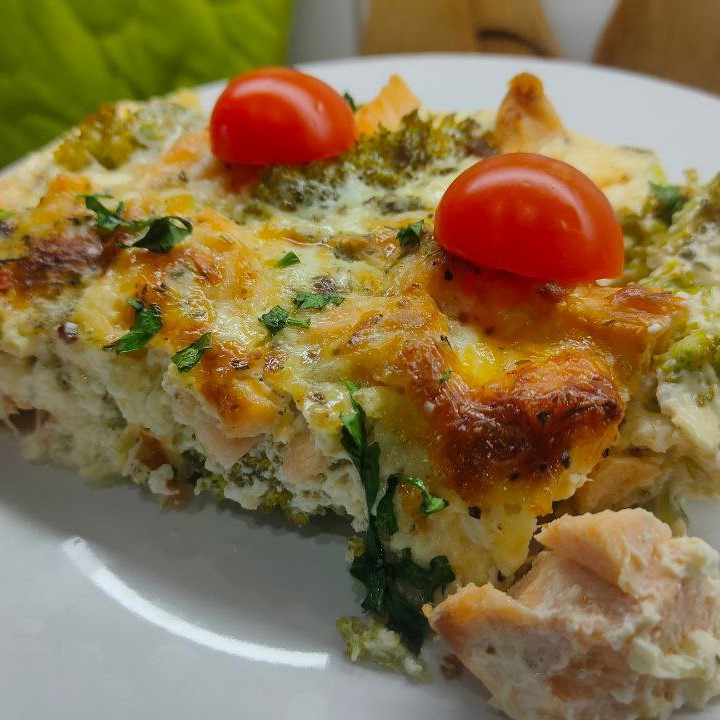 Запеканка из семги и брокколи