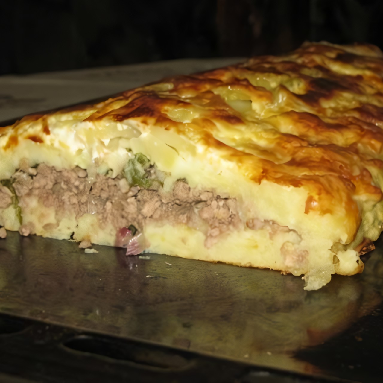 Запеканка с картофелем, фаршем и майонезом