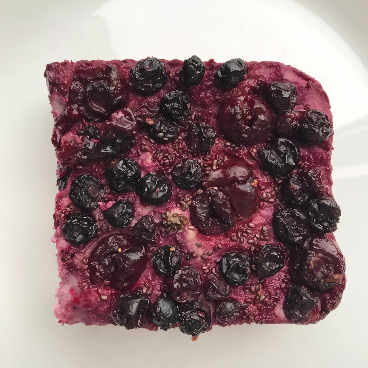 Запеканка с ягодами и кокосовой мукой