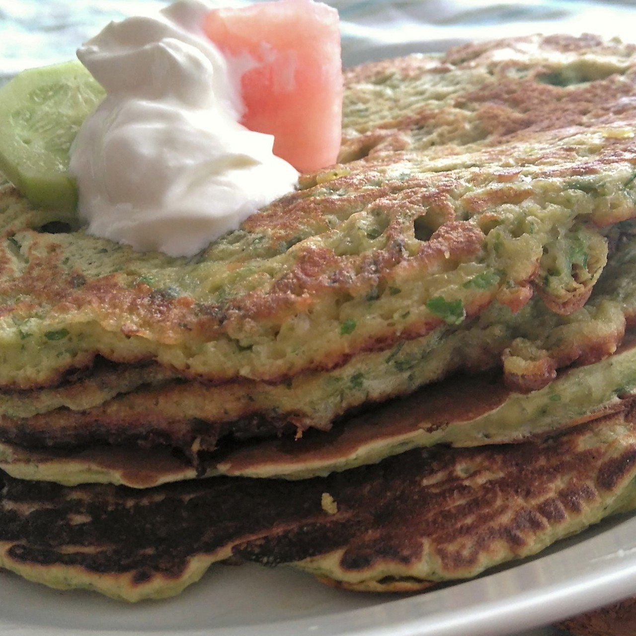 Зелёные блинчики из зелени и шпината