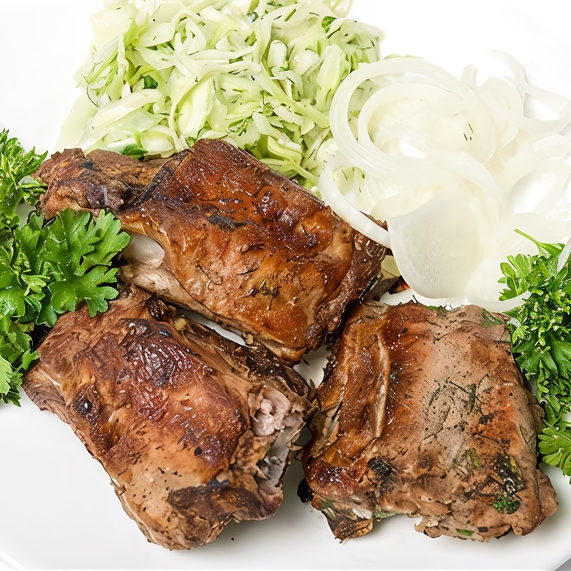 Жареная баранина с тимьяном и савойской капустой