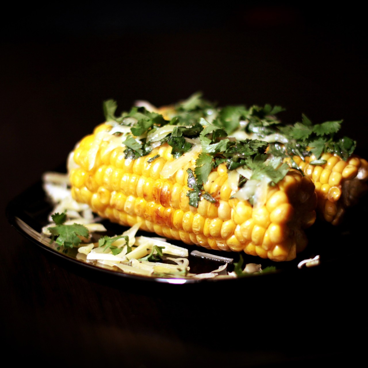 Жареная кукуруза с острым маслом