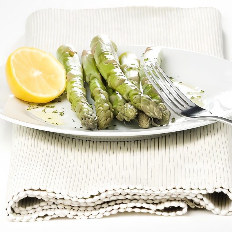 Жареная спаржа с лимонами и орегано