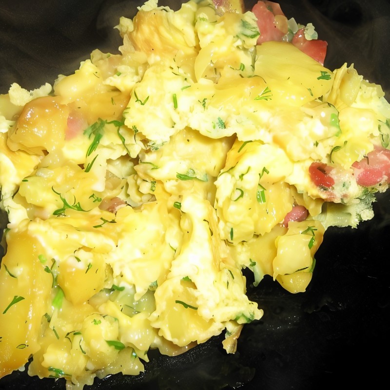 Жаренный картофель с яйцом