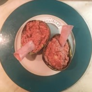 Авокадо со свеклой и куриным филе