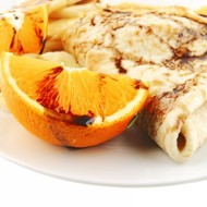 Апельсиновые блины из овсянки с курагой