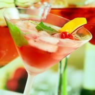 Апельсиново-малиновый коктейль с шампанским