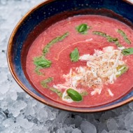 Арбузно-томатный гаспачо с крабом