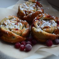 Банановые маффины с клюквой