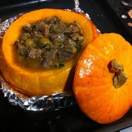 Баранина со специями, запеченная в тыкве по рецепту Андрея Рывкина