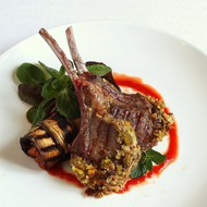 Баранья корейка с фисташками и фетой