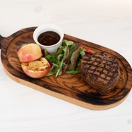 Баранья корейка с нектаринами