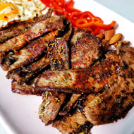 Бекон, обжаренный в специях