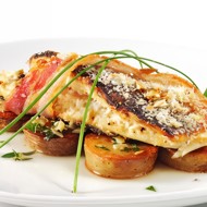 Белая рыба с копченым лососем