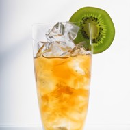 Белый апельсиново-виноградный кулер