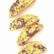 Бискотти с шафраном и горьким шоколадом