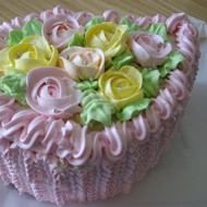 Бисквитный торт с апельсиново-мятной пропиткой и меренгами