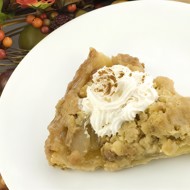 Быстрый яблочный пирог с медом