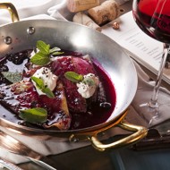 Блинчики креп со свеклой, черной смородиной и сыром Рикотта