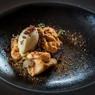 Блинчики с каштановым медом и грушей