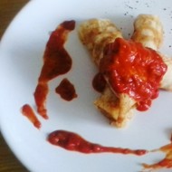 Блинчики с мясом в томатном соусе