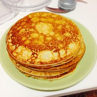 Блины тонкие на молоке со сливочным маслом