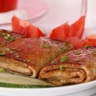 Блинные конвертики с курицей