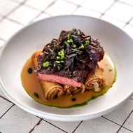 Блины на рисовой муке с уткой конфи