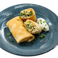 Блины с луком и яйцом