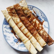 Блины с шоколадом и ликером