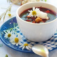 Борщ из печеной свеклы с шотландской сельдью