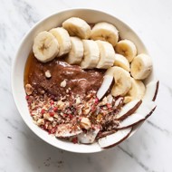 Боул из манной каши со сладкой ореховой дуккой