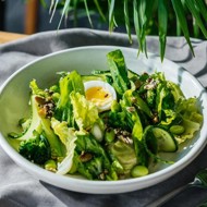 Боул с киноа и яйцом