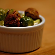 Брюссельская капуста с каштанами и шалфеем