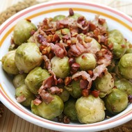 Брюссельская капуста с панчеттой и каштанами