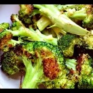 Брокколи, запеченная с чесноком