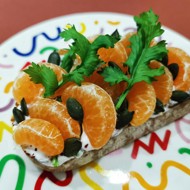 Брускетта с мандарином