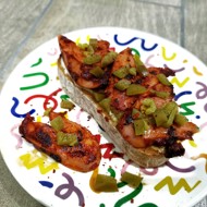 Брускетта с сосисками