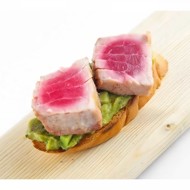 Брускетта с тунцом