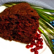 Брусничный кекс с кусочками шоколада