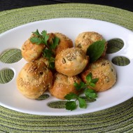 Булочки из дрожжевого теста с сыром