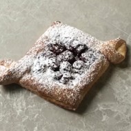 Булочки с вишней